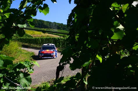 © Vittorio Sanguineti.